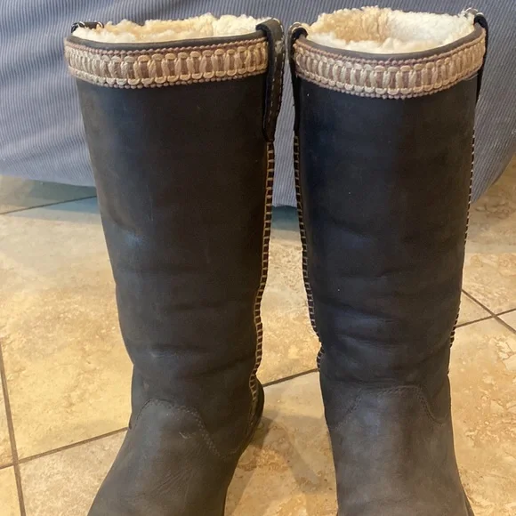 UGG Australia Boots With fur Size 8 - Picture 3 of 15